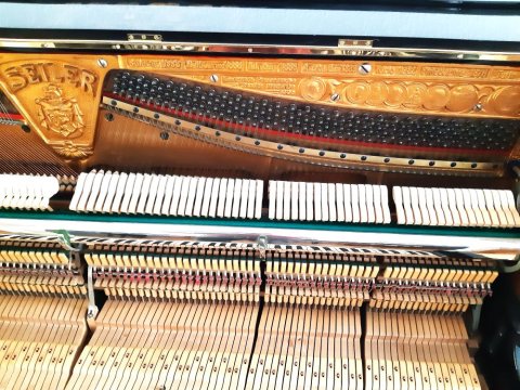 Seiler Klavier 128