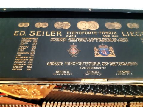 Seiler Klavier 128